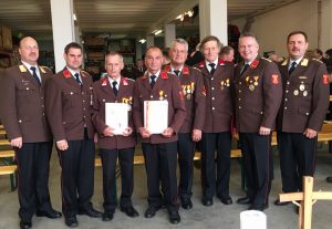 Mehr über den Artikel erfahren Ehrung Feuerwehrmitglieder