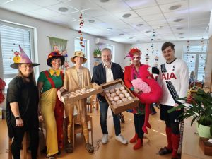 Mehr über den Artikel erfahren Süßer Faschingsausklang 🎭🍩